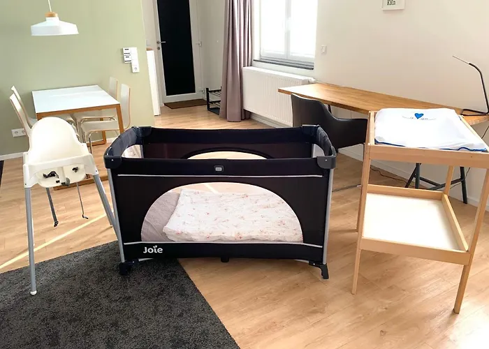 Alles Komplett - 2 Schlafzimmer, Grosse Kueche, Bad