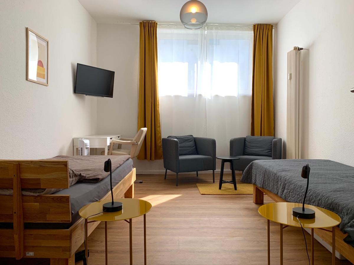 Alles Komplett - 2 Schlafzimmer, Grosse Kueche, Bad * Köln