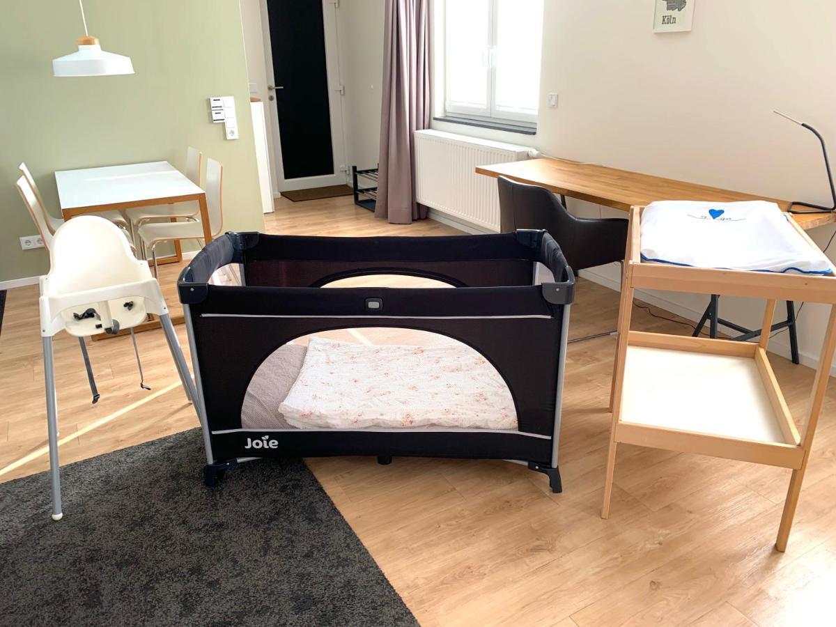 Appartement Alles Komplett - 2 Schlafzimmer, Grosse Kueche, Bad Cologne
