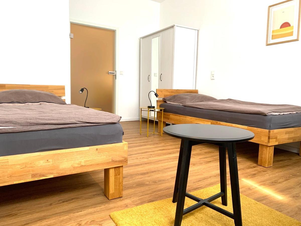 Alles Komplett - 2 Schlafzimmer, Grosse Kueche, Bad Colonia